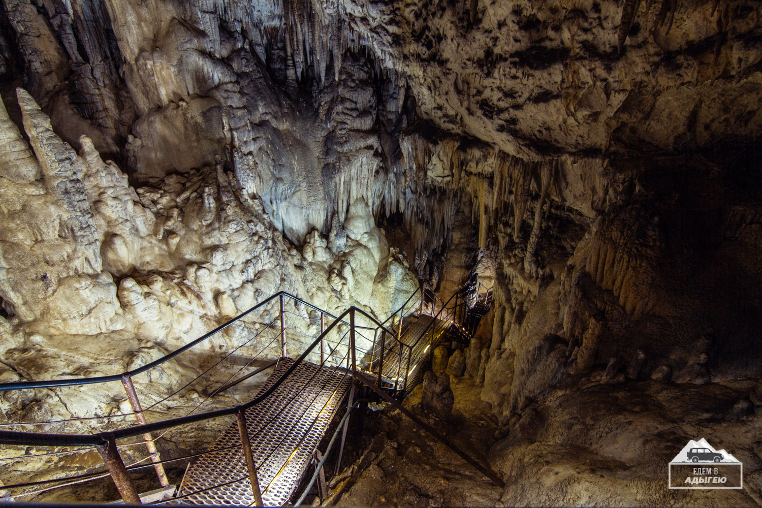 Большая Азишская пещера. Фото edemvadygeu.ru